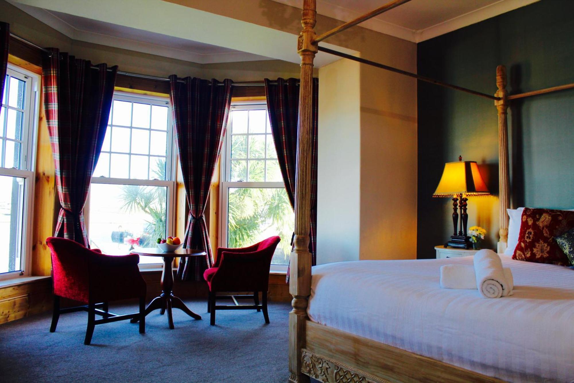 Royal Valentia Hotel Knights Town Zimmer foto