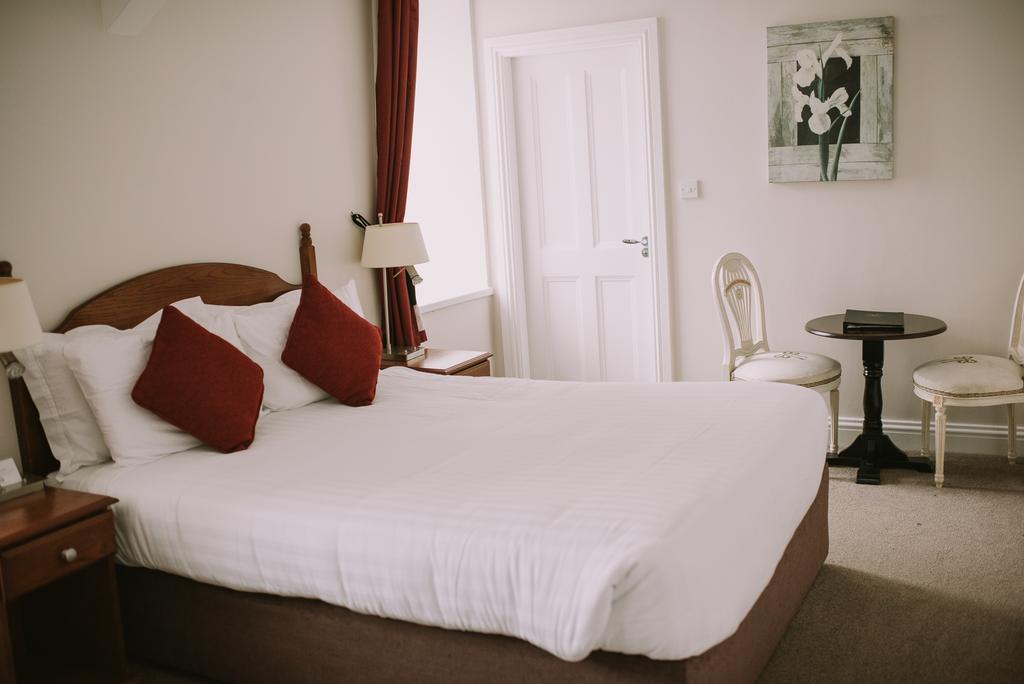 Royal Valentia Hotel Knights Town Exterior foto