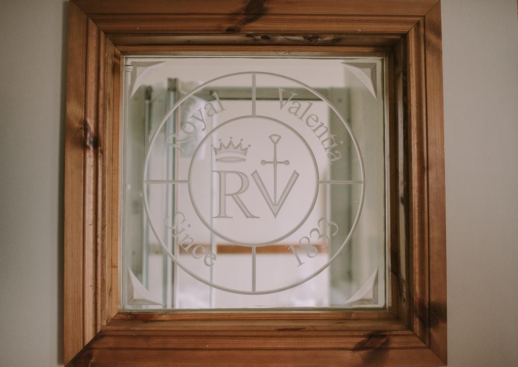 Royal Valentia Hotel Knights Town Exterior foto